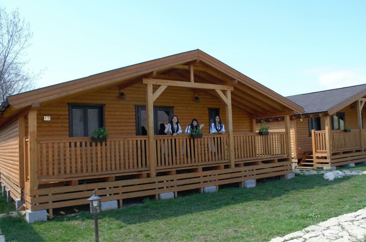 Complex Agroturistic Livada De Nuci Villa Baia de Fier Buitenkant foto